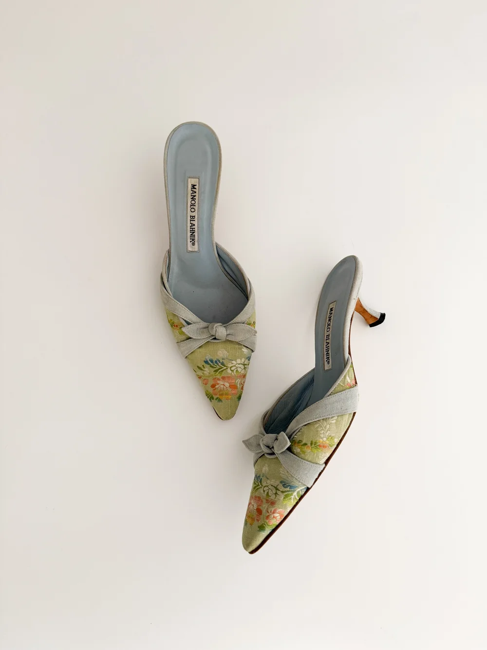 Manolo Blahnik Floral Bow Mule Heels (US 7.5 / IT 37.5) — sororité.